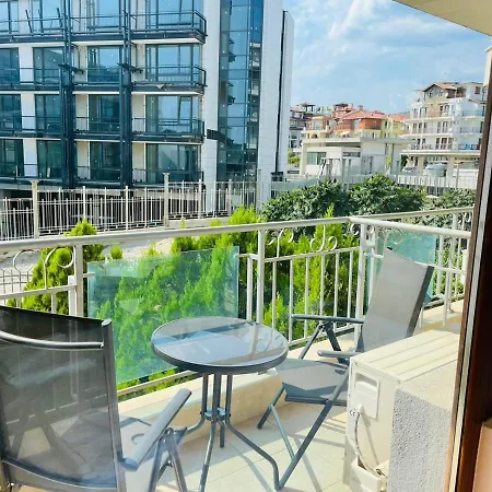 In Sun Waves Apartment *